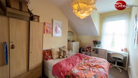 3 bedroom flat to rent - Photo 3