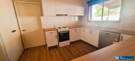 5 BEDROOMS PLUS POOL & INTERNET & POOL MAINTENANCE - Photo 5