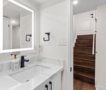 For Lease - 523 Pinegrove Road Unit# Lower, Oakville, Ontario - Photo 1