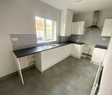 3 bedroom terraced house to rent - Photo 6
