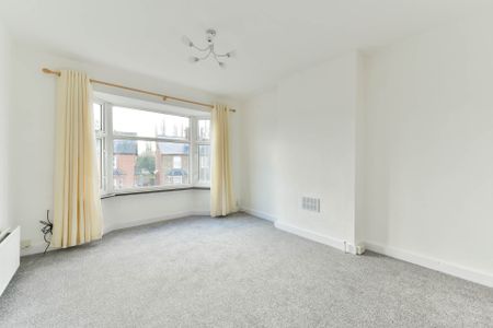 Chessington Road, West Ewell - Photo 5