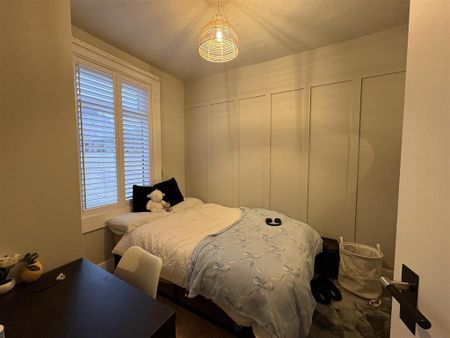 6 bedroom terraced house to rent - Photo 4