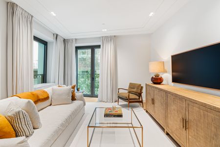 A Turnkey Apartment at Holland Park Gate - Photo 3