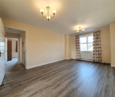 3 bedroom flat to rent - Photo 6