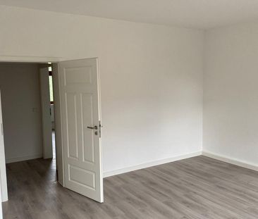 ++ wunderschöne, modernisierte 2-Raum Wohnung mit Einbauküche ++ - Photo 1