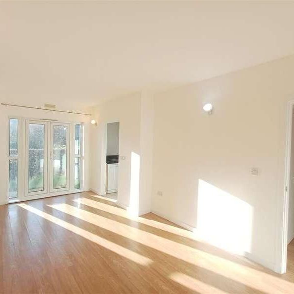 Regency Court, Sovereign Heights, Langley, SL3 - Photo 1