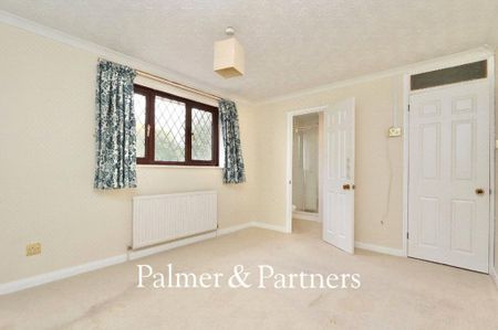 3 bedroom detached house to rent - Photo 4