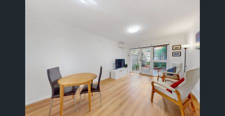 Ground Floor Apartment With Private Courtyard - Photo 2