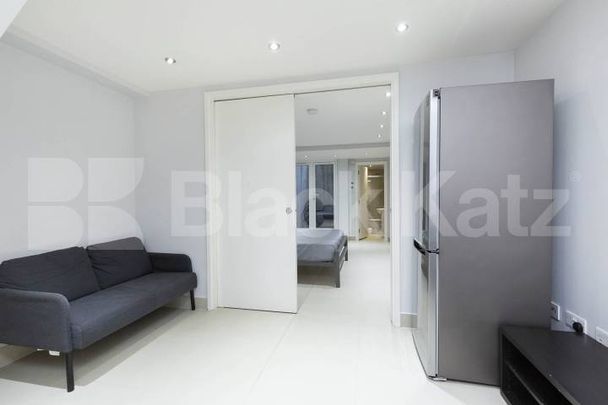 Burnley Road, London, NW10 - Photo 1