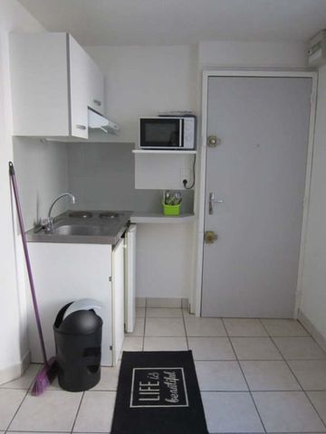 Location Appartement 1 pièce 15m² BESANCON 25000 - Photo 3