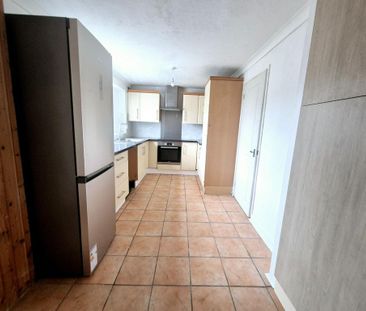 3 bedroom terraced house to rent - Photo 6
