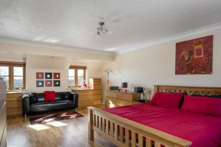 6 bedroom detached house to rent - Photo 5