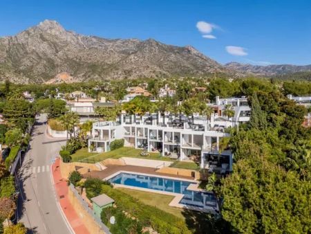 Alquiler de chalet adosado en Calle Monte Mayor - Photo 5