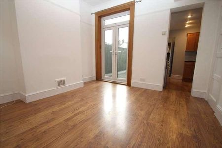 Douglas Road, Hornchurch, Essex, RM11 - Photo 4