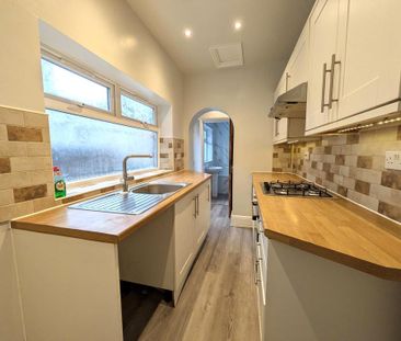 2 bedroom terraced house to rent - Photo 4