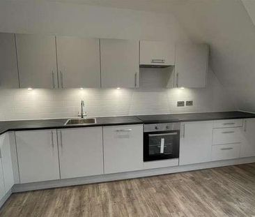 Cambridge Court, Camberley, GU15 - Photo 3