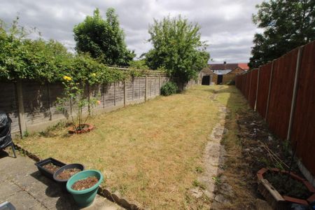 3 bedroom terraced house to rent - Photo 3