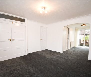 Blackthorne Avenue, CH66 2XA, Ellesmere Port - Photo 1