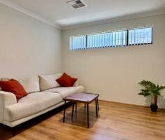 Attractive 4x2 home in whisper quiet location! - Photo 3