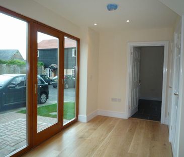 3 bedroom detached house to rent - Photo 3