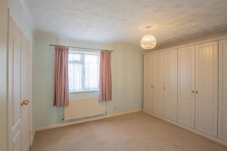 3 bedroom detached bungalow to rent - Photo 4