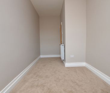 2 Bedroom Terraced House - Photo 3