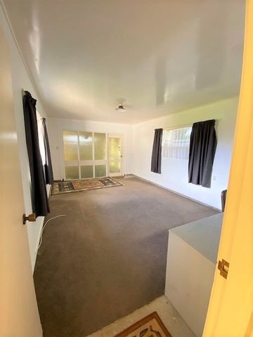 Warm Family Home with Stunning Views - Maungatapu - Photo 2