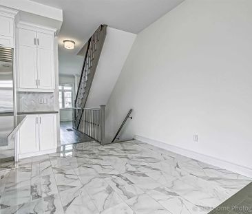 For Lease - 1 Fernhill Lane, Markham, Ontario - Photo 4