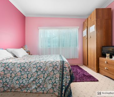 Low-Maintenance Living in a Prime Bathurst Location - Photo 5