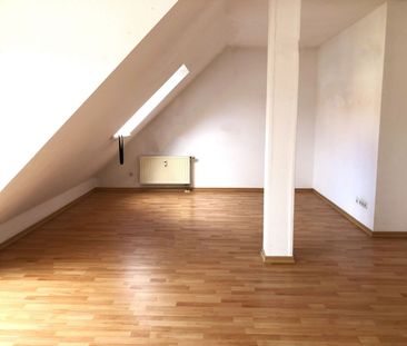 Schicke 2-Zimmer DG-Wohnung mit Balkon, Einbauküche, PKW-Stellplatz... - Photo 4