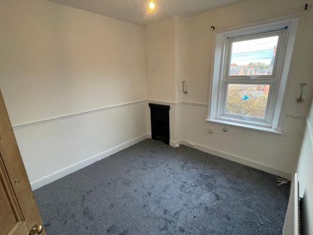 3 bedroom flat to rent - Photo 5