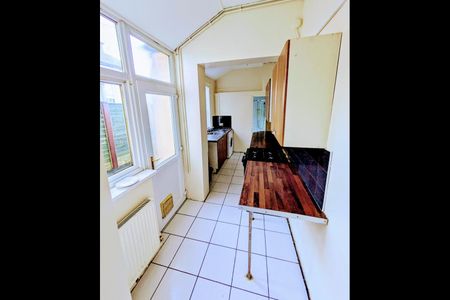 2 Bed Terraced House, Clifton Road, B67 - Photo 3