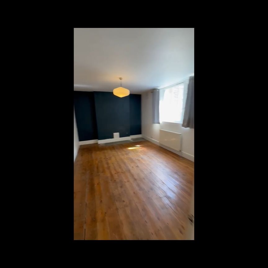 2 Bed Flat, Harefield Road, SE4 - Photo 1