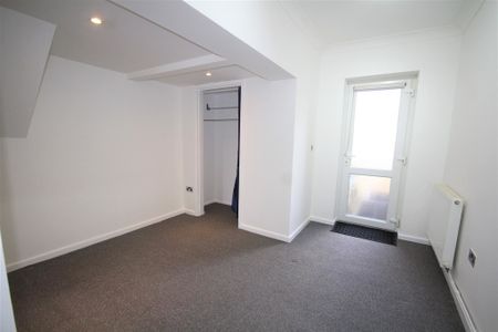 Columbia Road, Bournemouth - Photo 2
