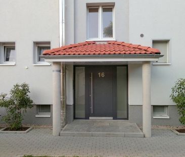 Grosszügige ruhige DG Wohnung - Photo 1