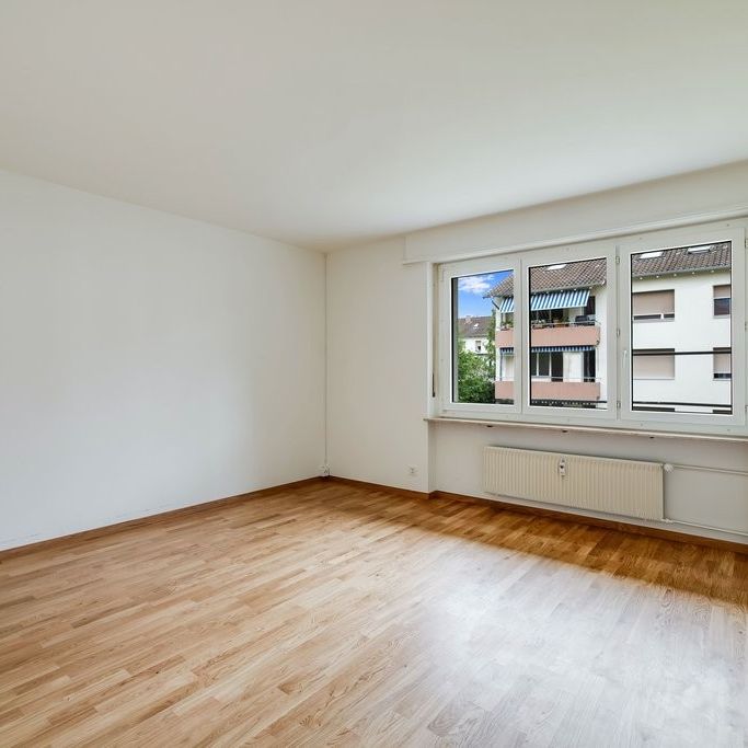 Ruhiges Wohnquartier an erhöhter, sonniger Lage - Photo 1