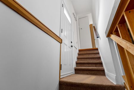 For Lease - 40 Scarboro Crescent, Toronto, Ontario - Photo 5