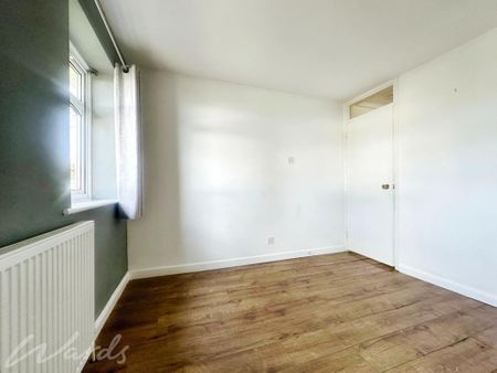 2 bedroom end of terrace house to rent - Photo 3