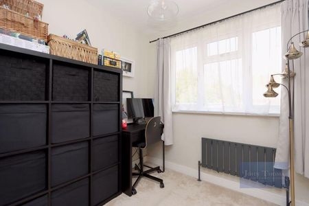 4 bedroom semi-detached house to rent - Photo 2