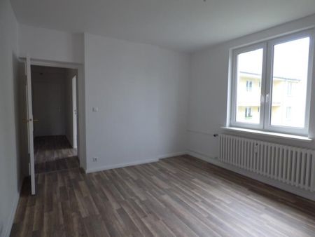 Helle Wohnung mit Balkon, nahe dem Volkspark Schönholzer Heide ***Laminat***Tageslichtbad**** - Foto 3