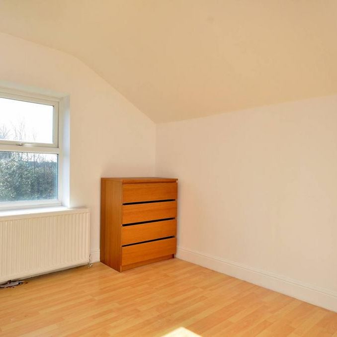 4 bedroom flat to rent - Photo 1