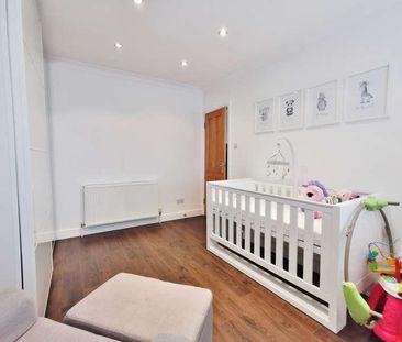 Derwent Avenue, East Barnet, EN4 - Photo 5