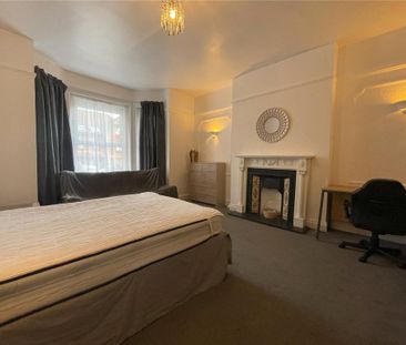 8 bedroom terraced house to rent - Photo 4