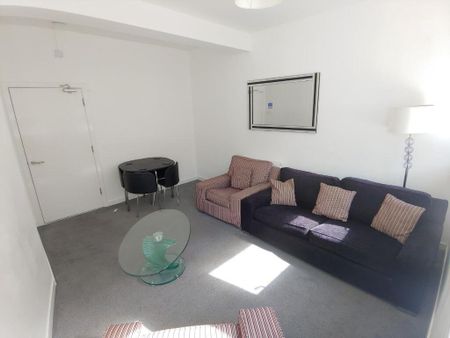 3 bedroom apartment to rent - Photo 2