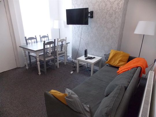 1 bedroom private hall to rent - Photo 1