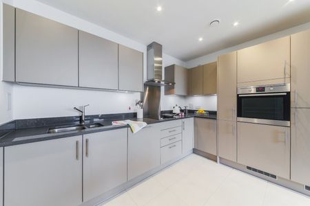 1 Bed Penthouse, Vitruvian Court, E14 - Photo 2