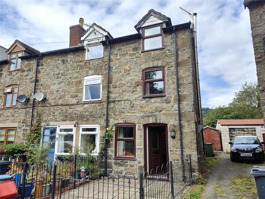 2 bedroom end of terrace house to rent - Photo 1