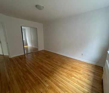 À louer 1275$ – 3 ½ au 2715 Place Darlington, Côte-des-Neiges - Photo 4