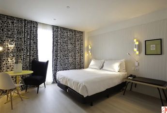 Carrer de Josep Pla, Barcelona, Catalonia 08019