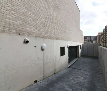 duplex met 2 grote slpk., zuidgericht terras, 2 parkings nabij centrum - Foto 2